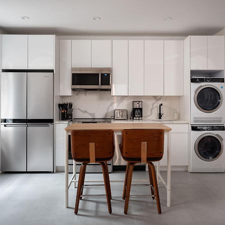 Three Bedroom Brooklynite Suite! New York Eksteriør billede