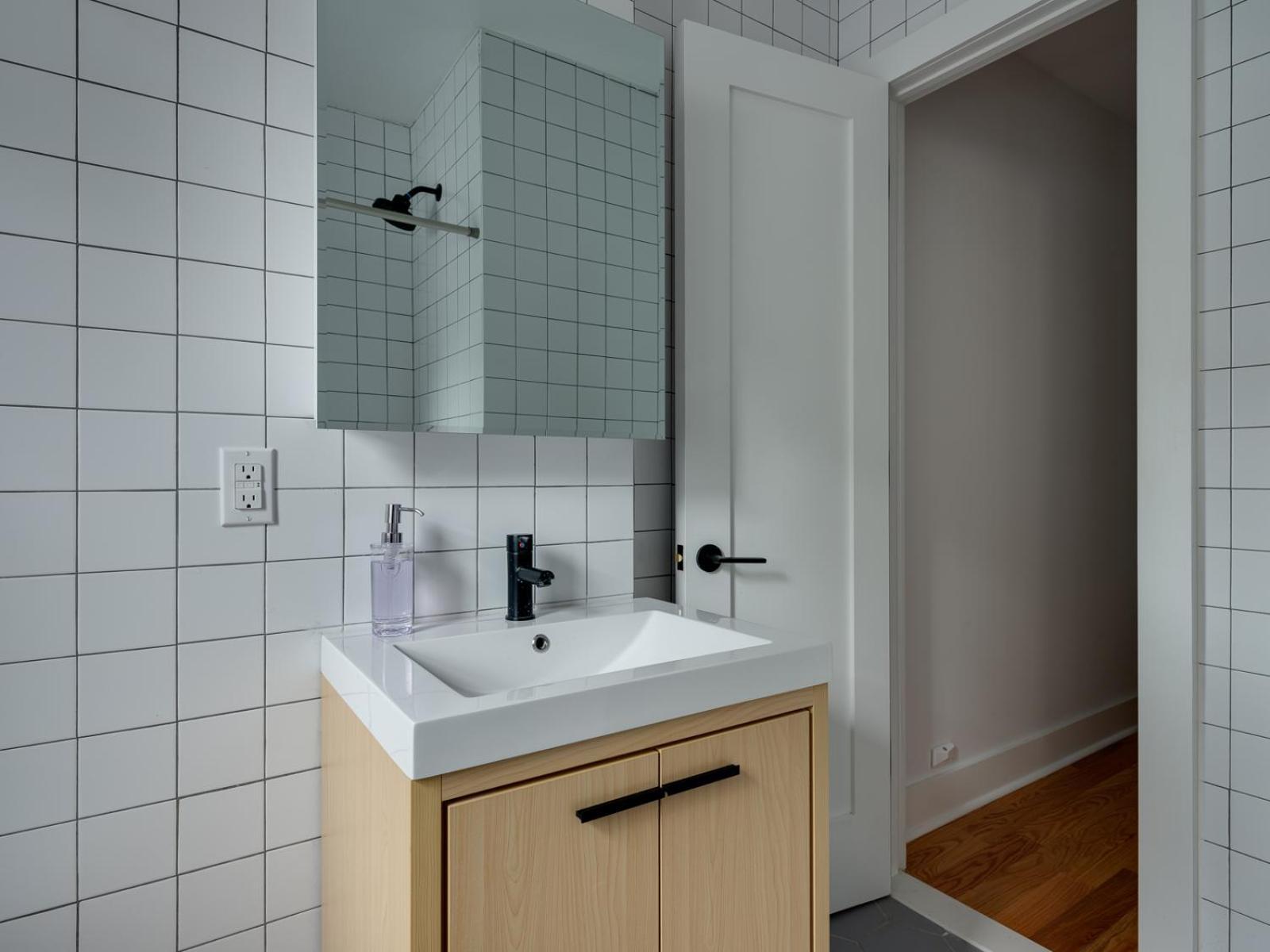 Three Bedroom Brooklynite Suite! New York Eksteriør billede