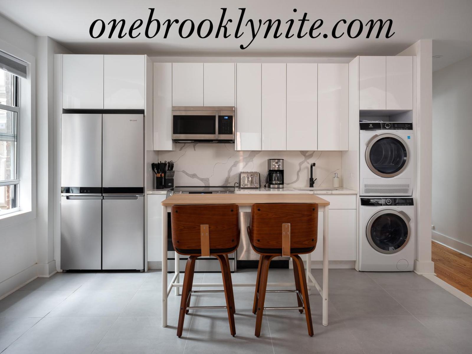 Three Bedroom Brooklynite Suite! New York Eksteriør billede