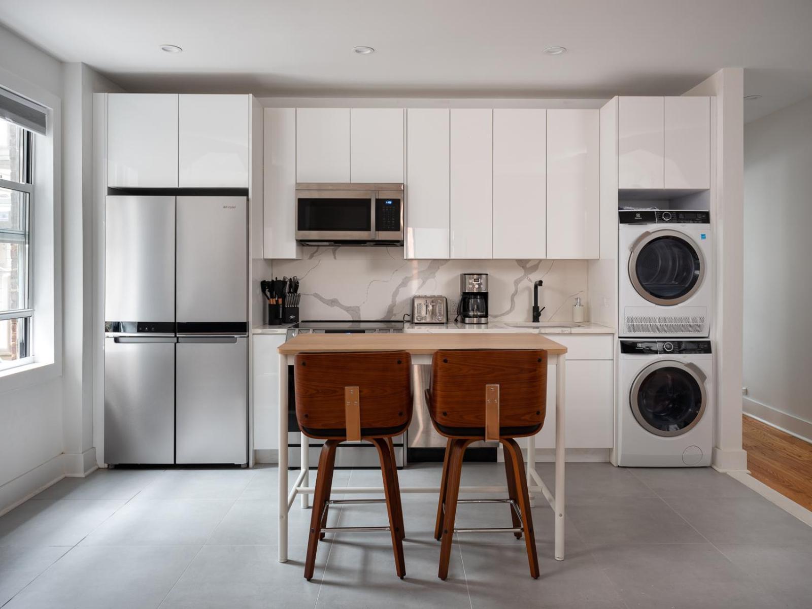 Three Bedroom Brooklynite Suite! New York Eksteriør billede