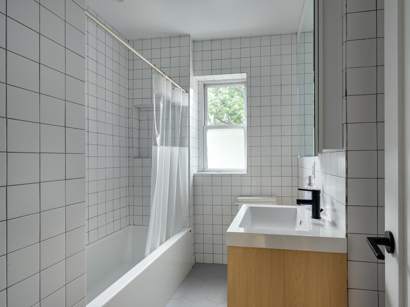 Three Bedroom Brooklynite Suite! New York Eksteriør billede